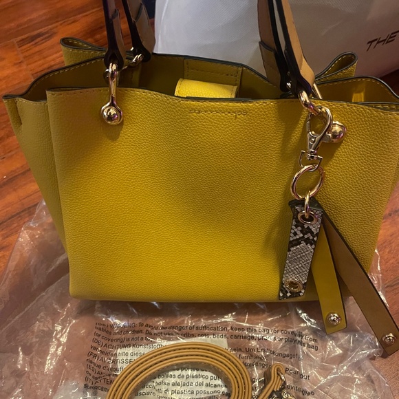 Aldo Yellow Medium Bag | Almost New | Handbag & Crossbody - Picture 4 of 11
